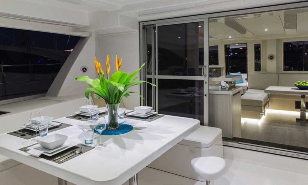 Charter 51' Power Catamaran in Phuket, Thailand - Imagen 12